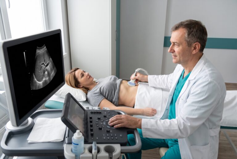 Ecografia abdominală: când este necesară și cum te pregătești